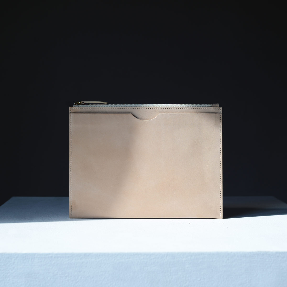 small leather goods-pflanzlich-gegerbtes Leder-pouch-natur