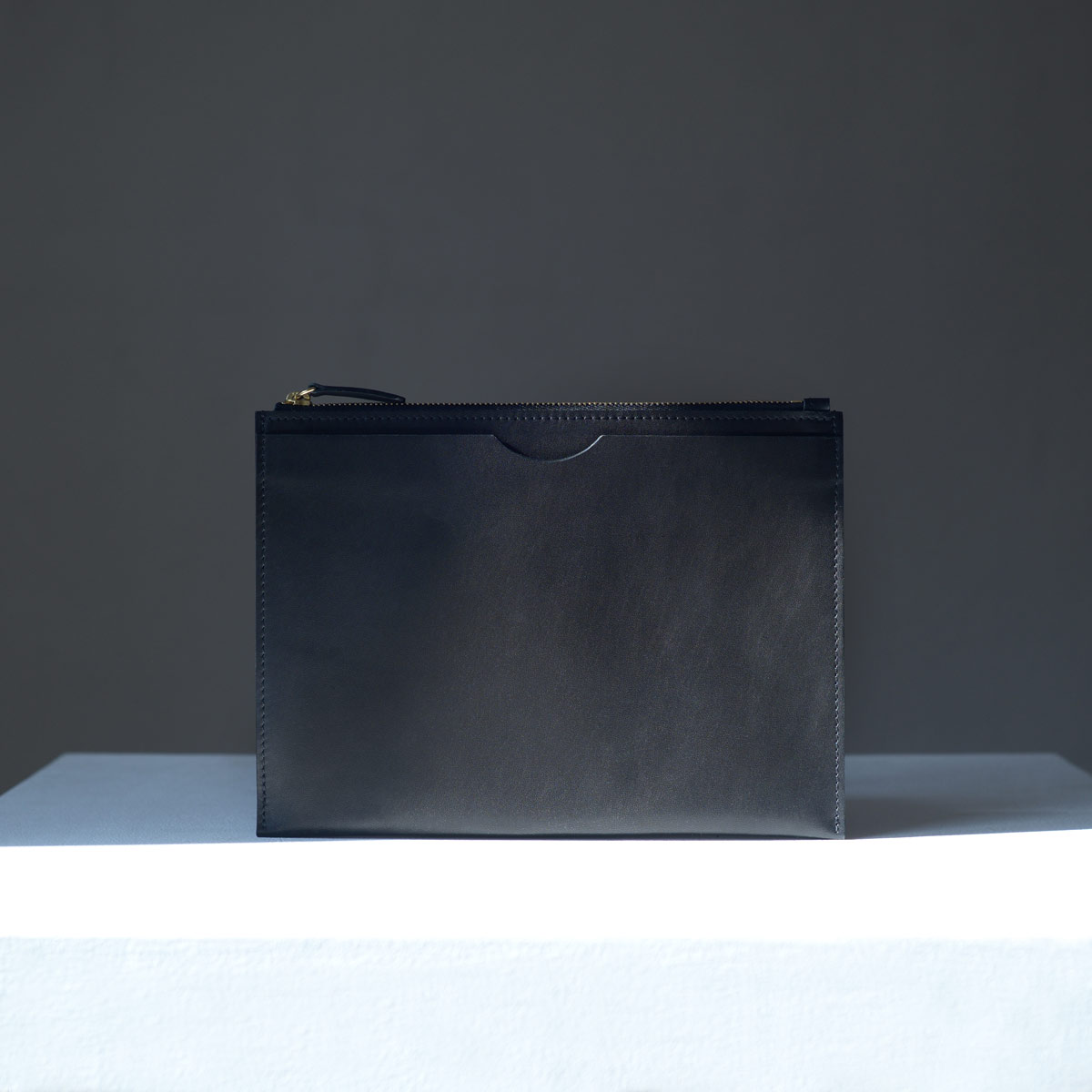 small leather goods-pflanzlich-gegerbtes Leder-pouch-schwarz
